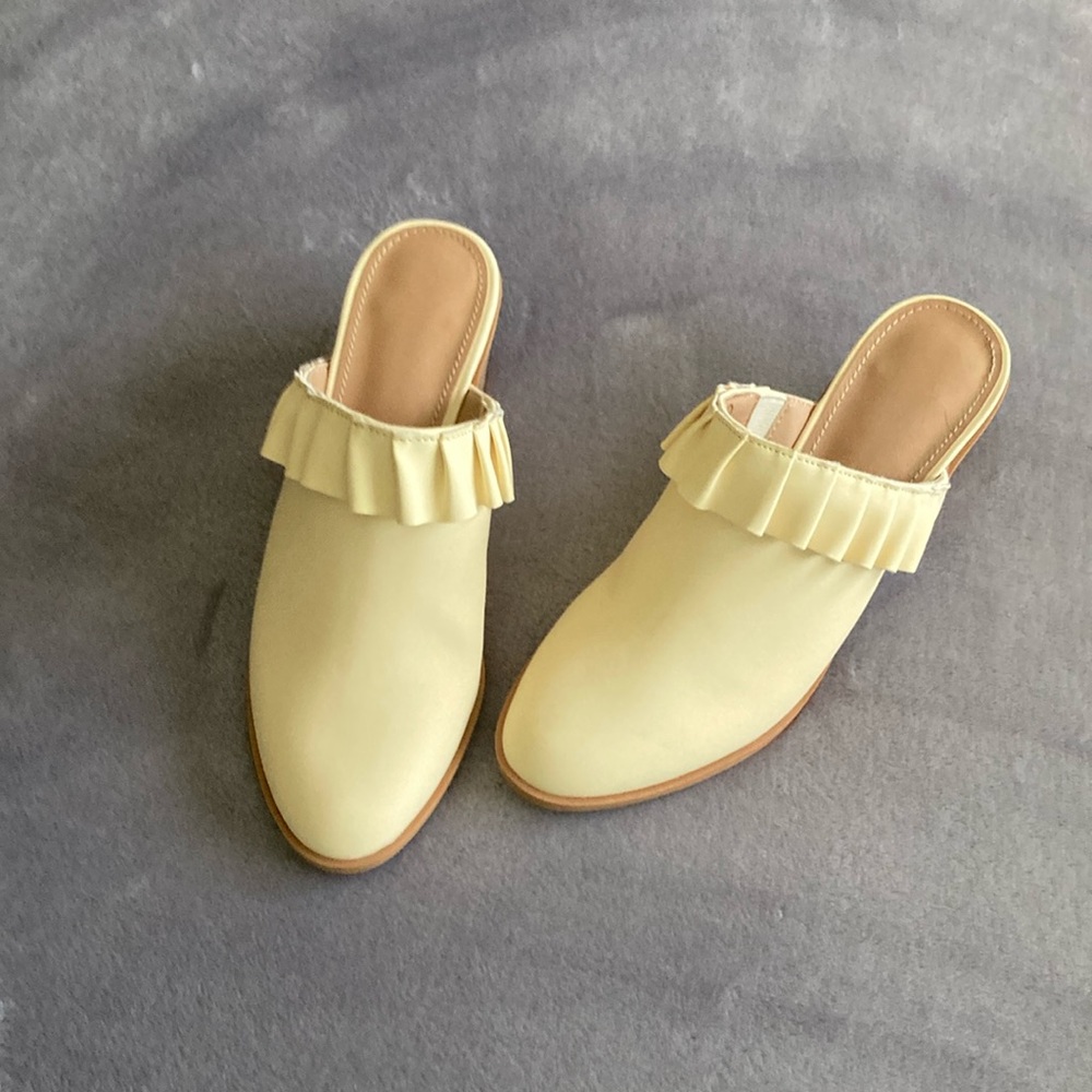 Beautiful suede slip in shoe tan size 6 1/2 2 inch stacked heels, 2 inches new